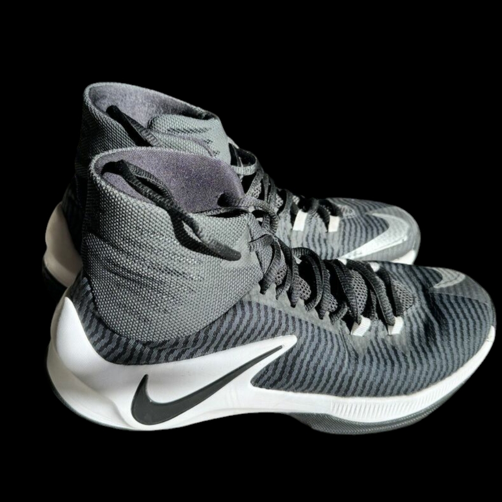Nike Zoom Clear Out (men 7.5/women 9)